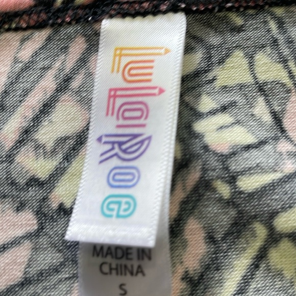 LulaRoe Floral & Geometric Print Perfect T Tunic Top-#10163 - Picture 11 of 11